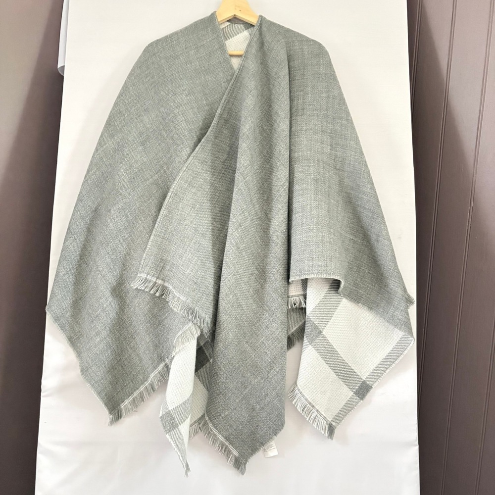 Banana Republic Reversible Grey Plaid Poncho Wrap Fringe One Size 603790-00